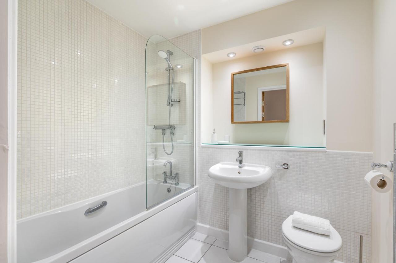 Modern In The Heart Of The City I Pass The Keys Apartment York