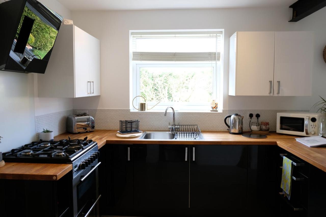 Chaloners, Free Parking, Large Garden, Close To Races & Centre