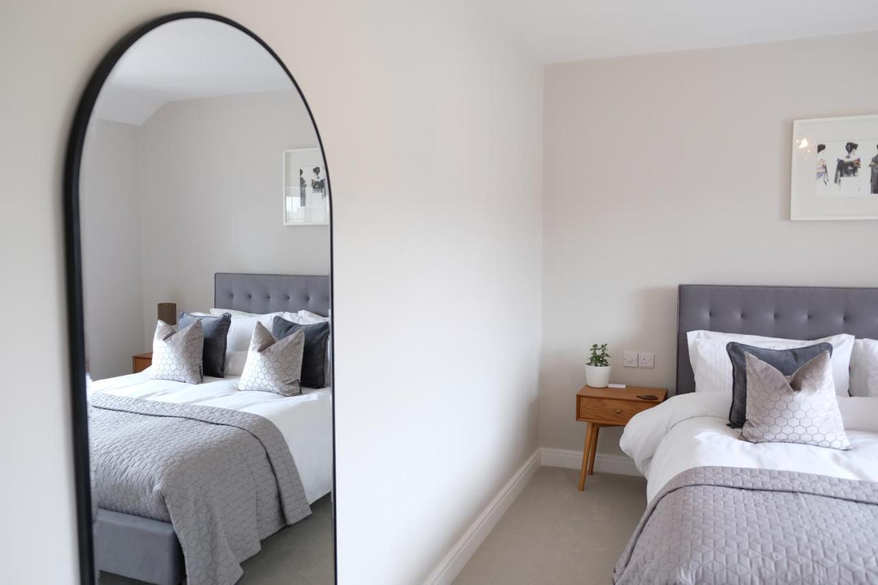 Holiday home Chaloners, Free Parking, Large Garden, Close To Races & Centre *