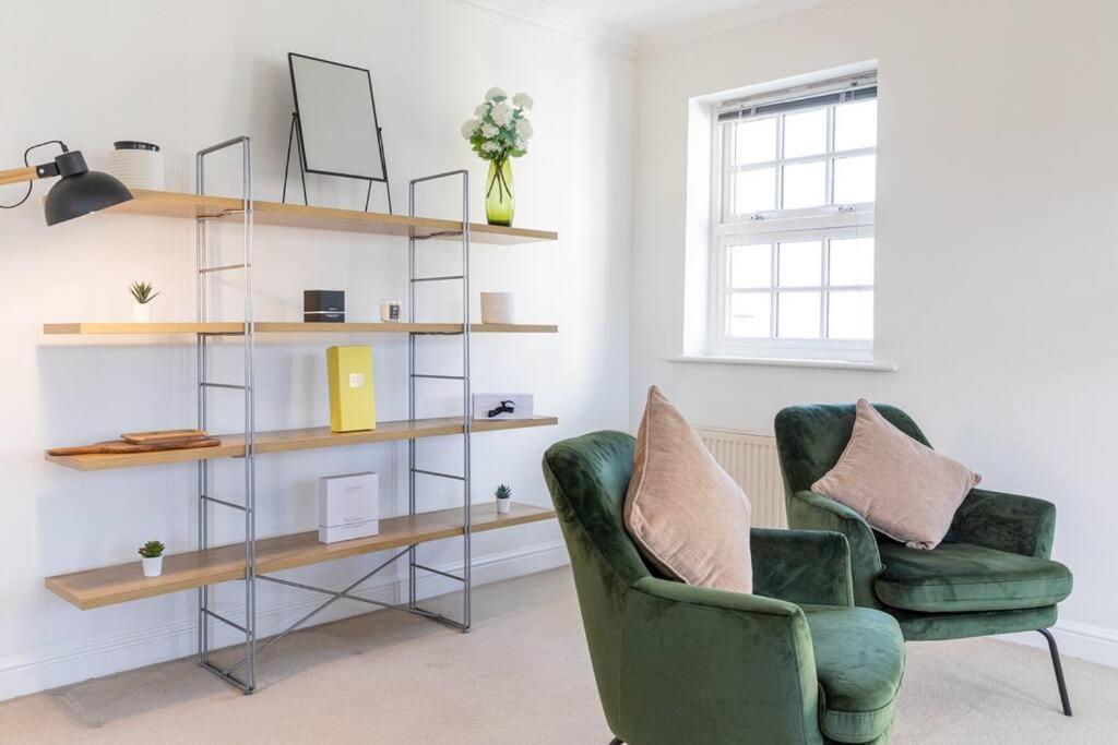 Apartment 3 Bed Duplex In - Sleeps 6 *