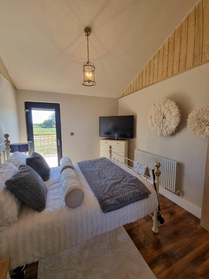 4bed Sleeps8-pet Friendly-hot Tub-log Burner Holiday home York