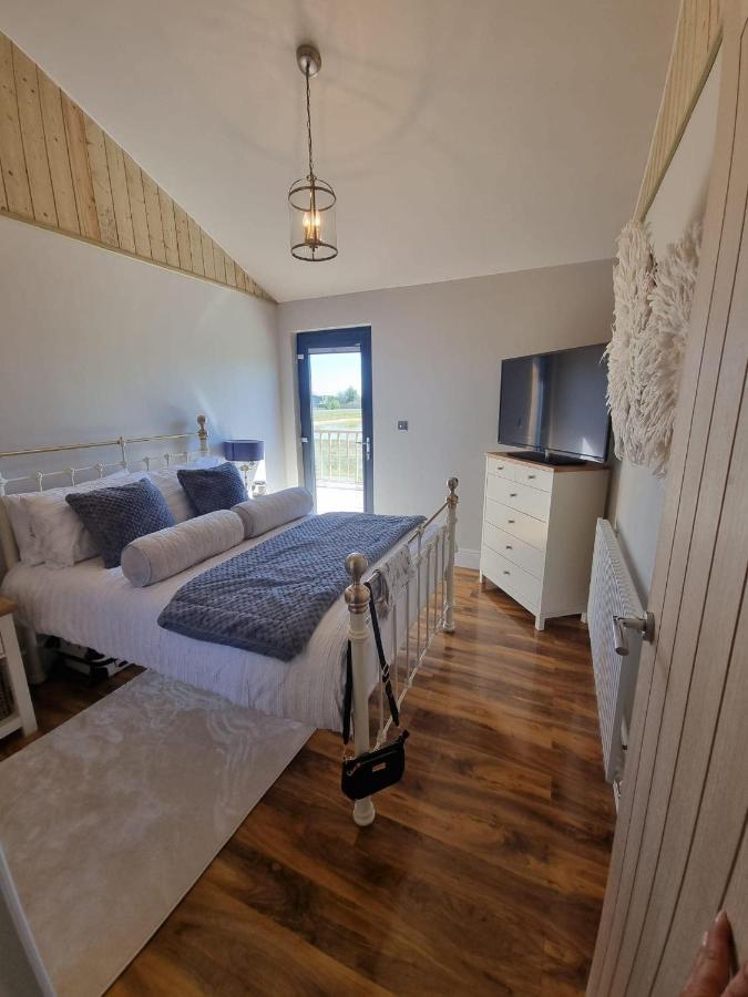4bed Sleeps8-pet Friendly-hot Tub-log Burner Holiday home York