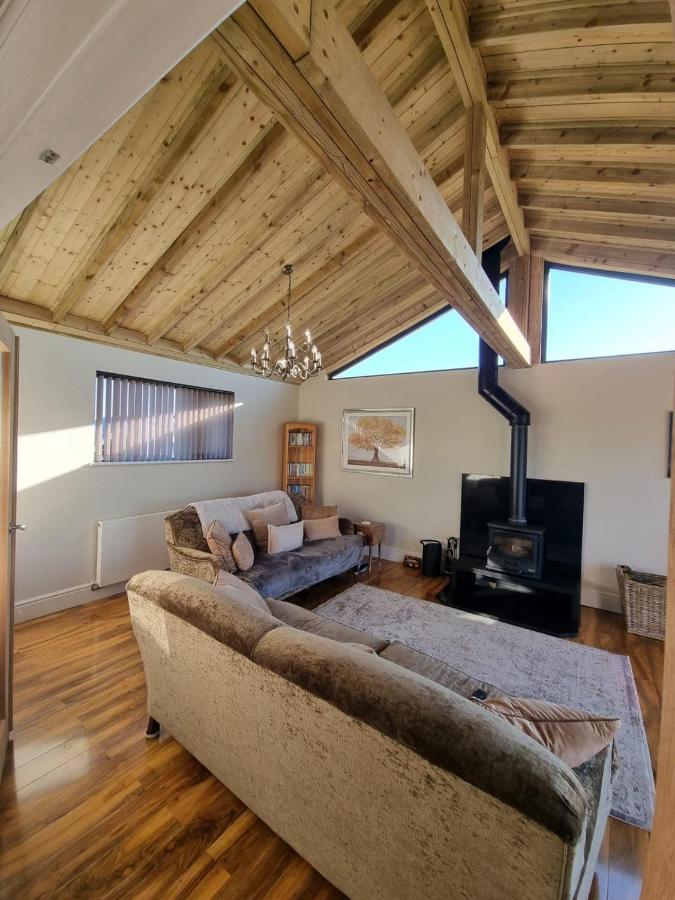 Holiday home 4bed Sleeps8-pet Friendly-hot Tub-log Burner York