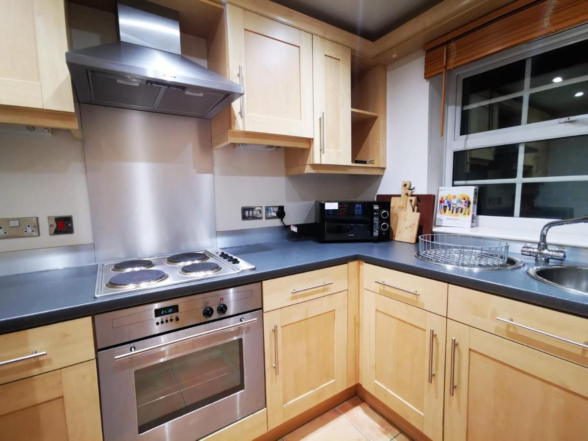 Apartment Gorgeous + Attentive Host + Free Parking *