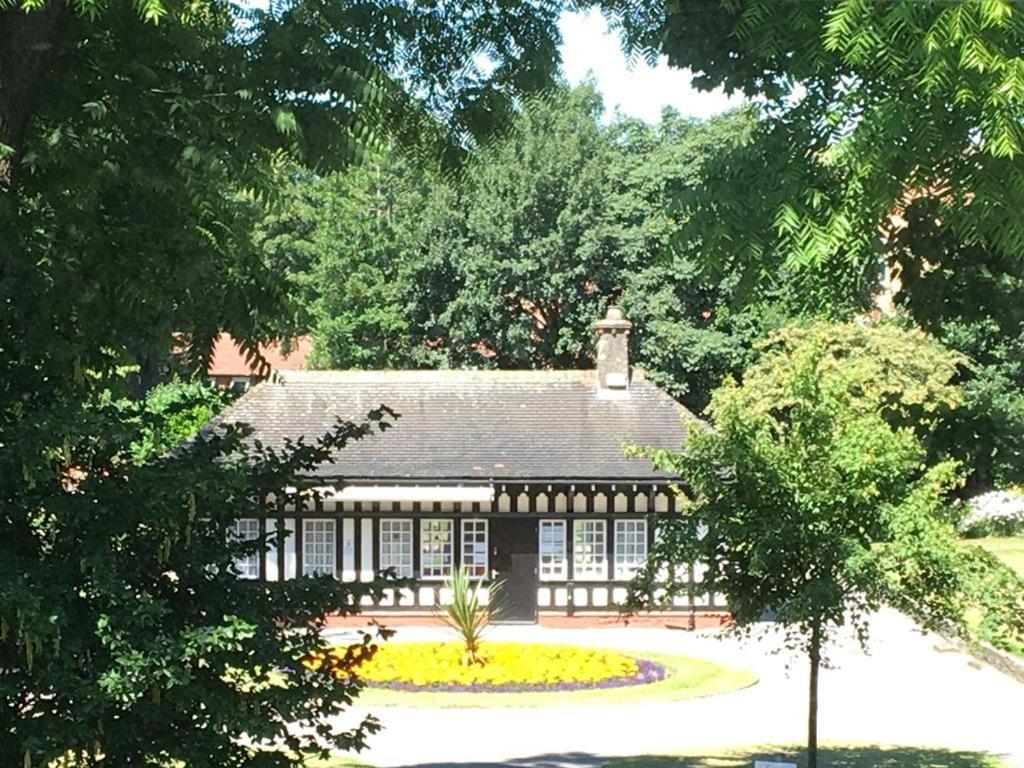 Burton 3* York