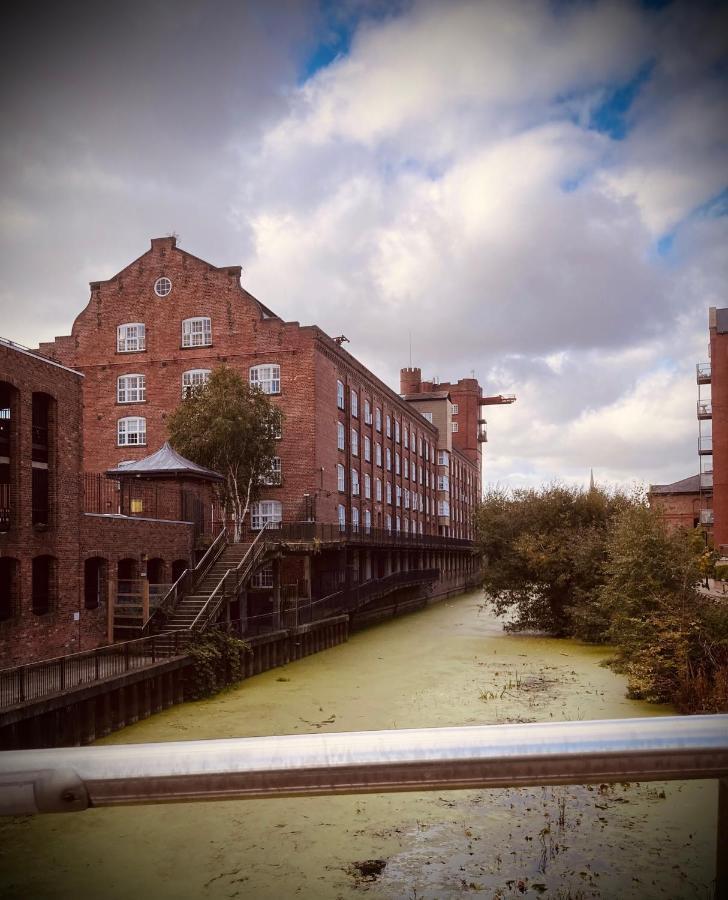 48 Cocoa Suites, Centre *