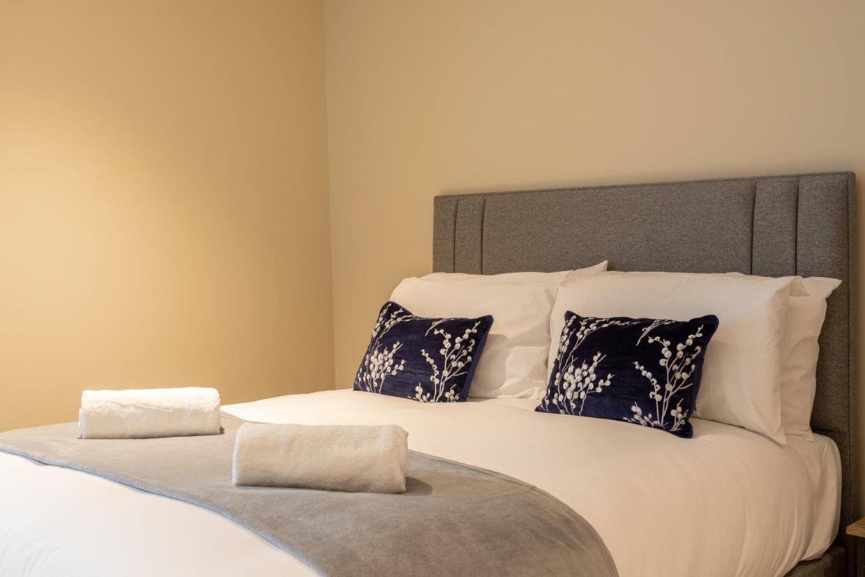 Apartment Luxury 2 Bedroom With Free Parking In The Heart Of *