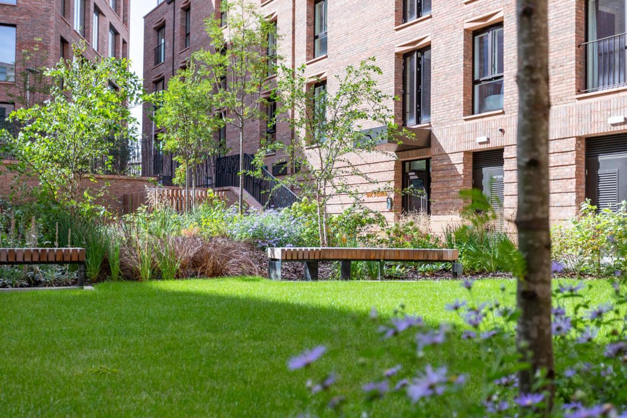 Luxury 2 Bedroom With Free Parking In The Heart Of Apartment York