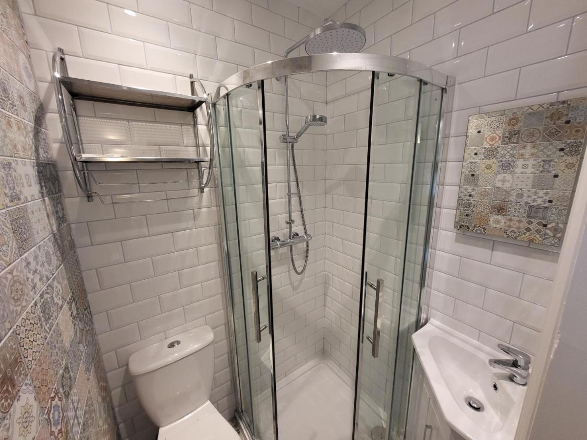 Georges Place Guest house 3*