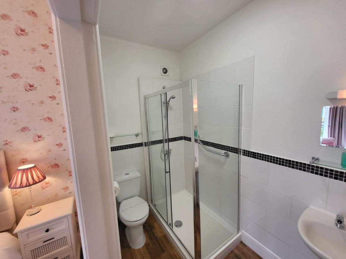 Georges Place Guest house 3*