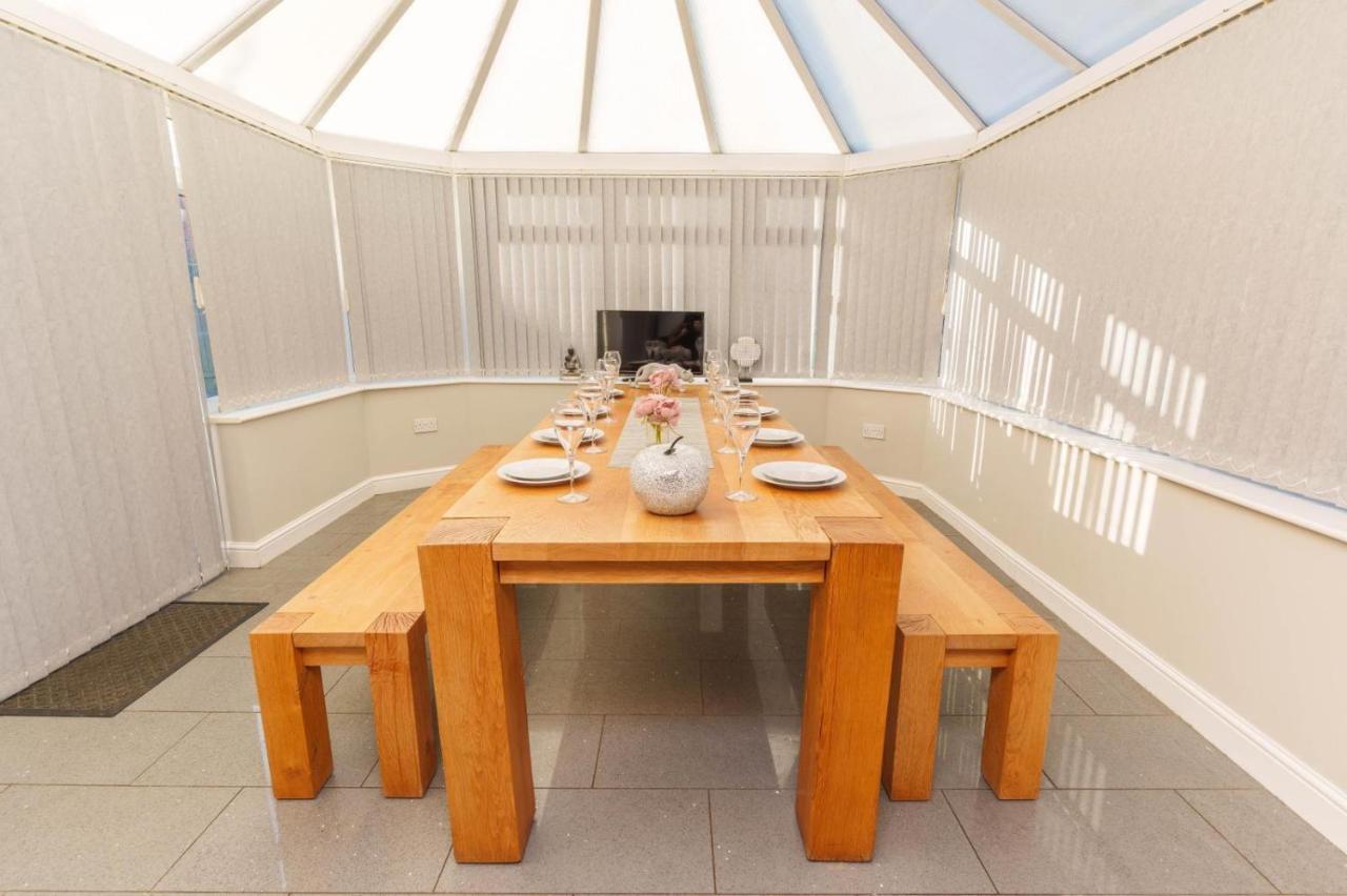 Redgrave Detached With Free Parking 4 Minutes From Walls Holiday home York