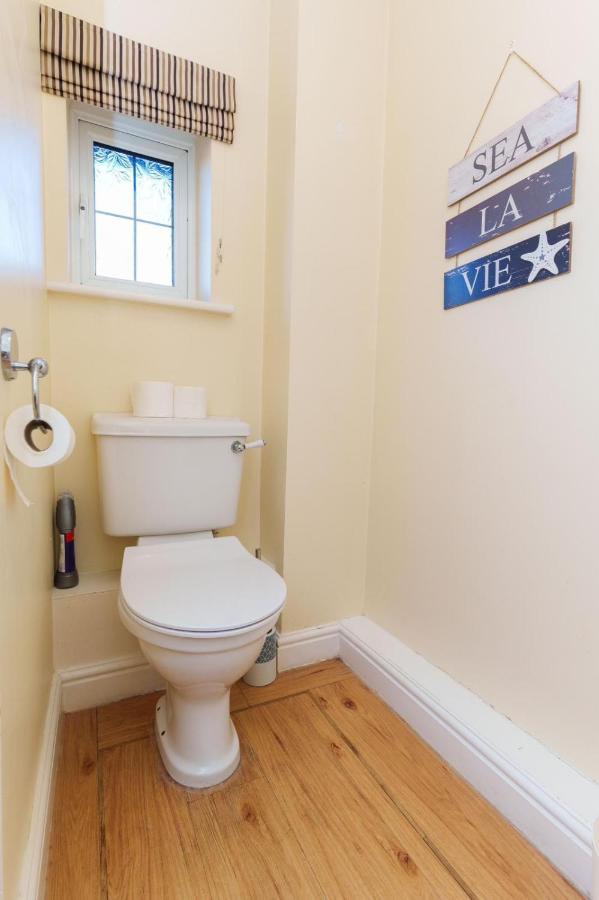 Redgrave Detached With Free Parking 4 Minutes From Walls Holiday home York