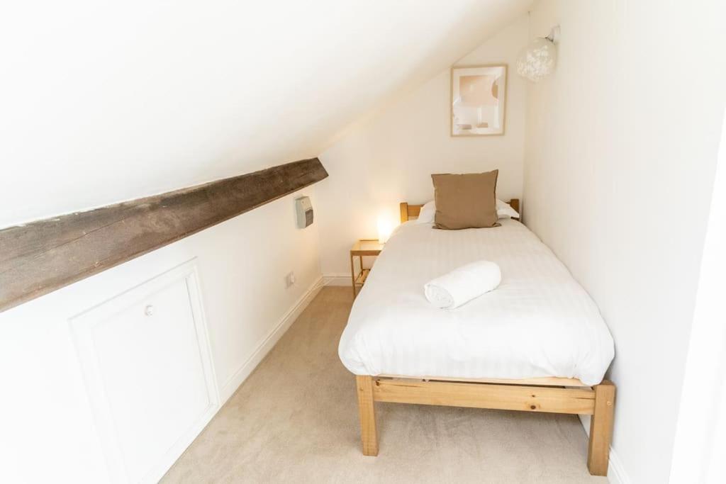 Spacious 3 Bedroom House Holiday home York