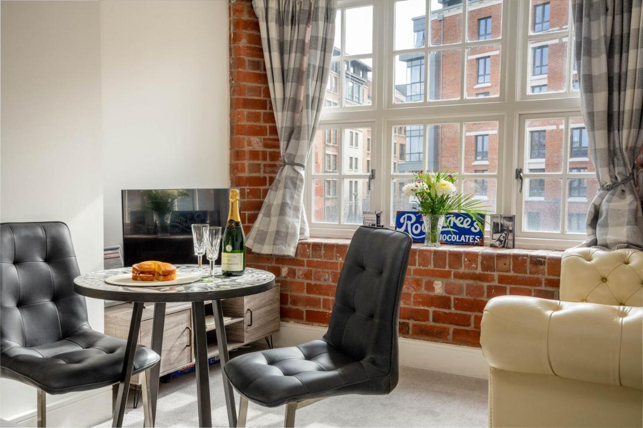 35 Cocoa Apartment *
