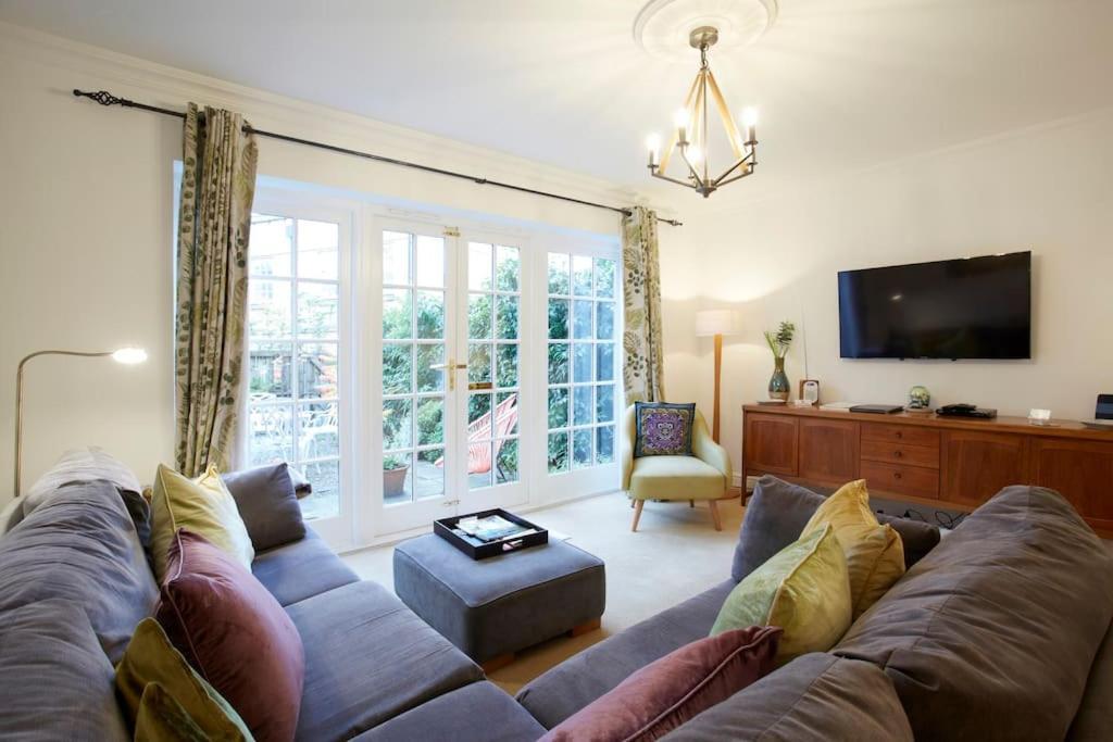 Holiday home Spacious Stylish House,r/way Museum,parking,garden York