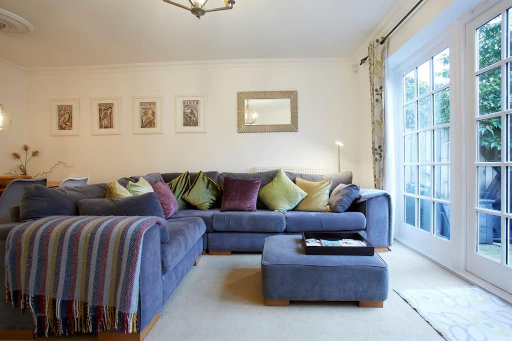 Holiday home Spacious Stylish House,r/way Museum,parking,garden *