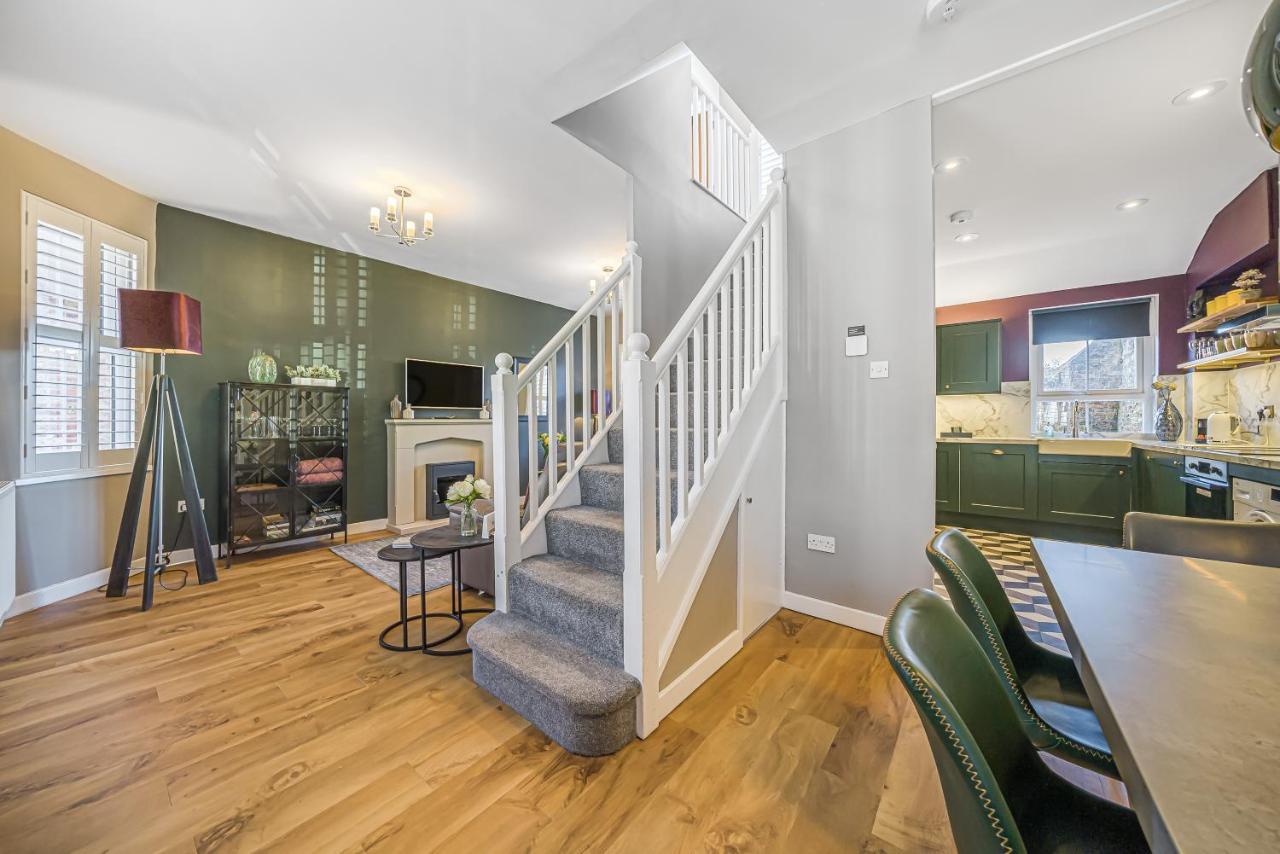 Holiday home Corner Bishophill - Free Parking