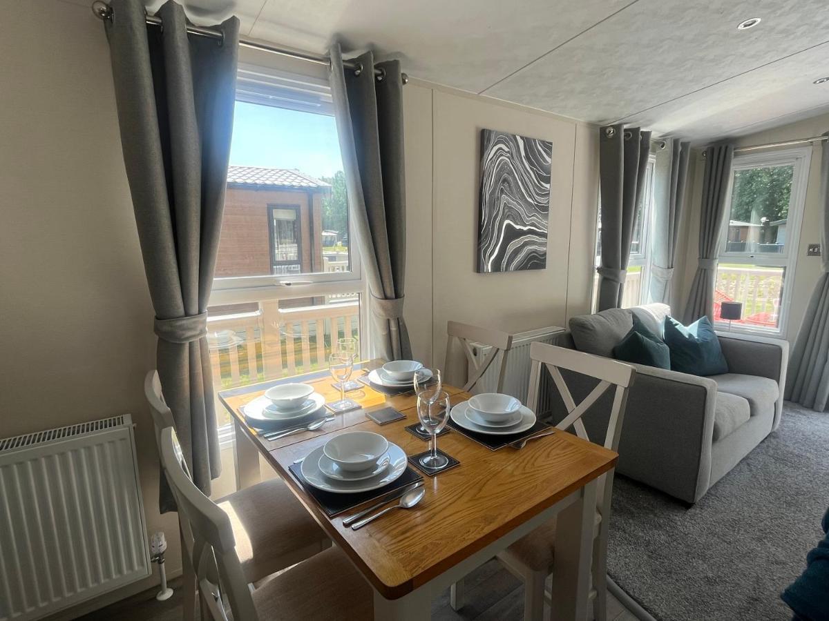 Tarn With Hot Tub Holiday home