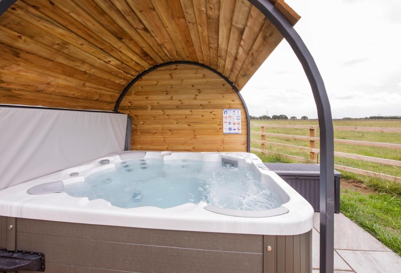 Little Meadow Pods With Hot Tub York