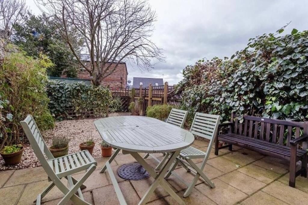 Hansom Place Free Parking 18 Minutes Walk To Minster Holiday home York