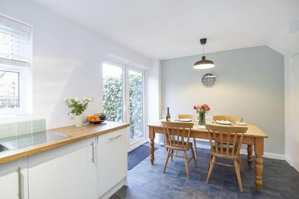 Holiday home Hansom Place Free Parking 18 Minutes Walk To Minster