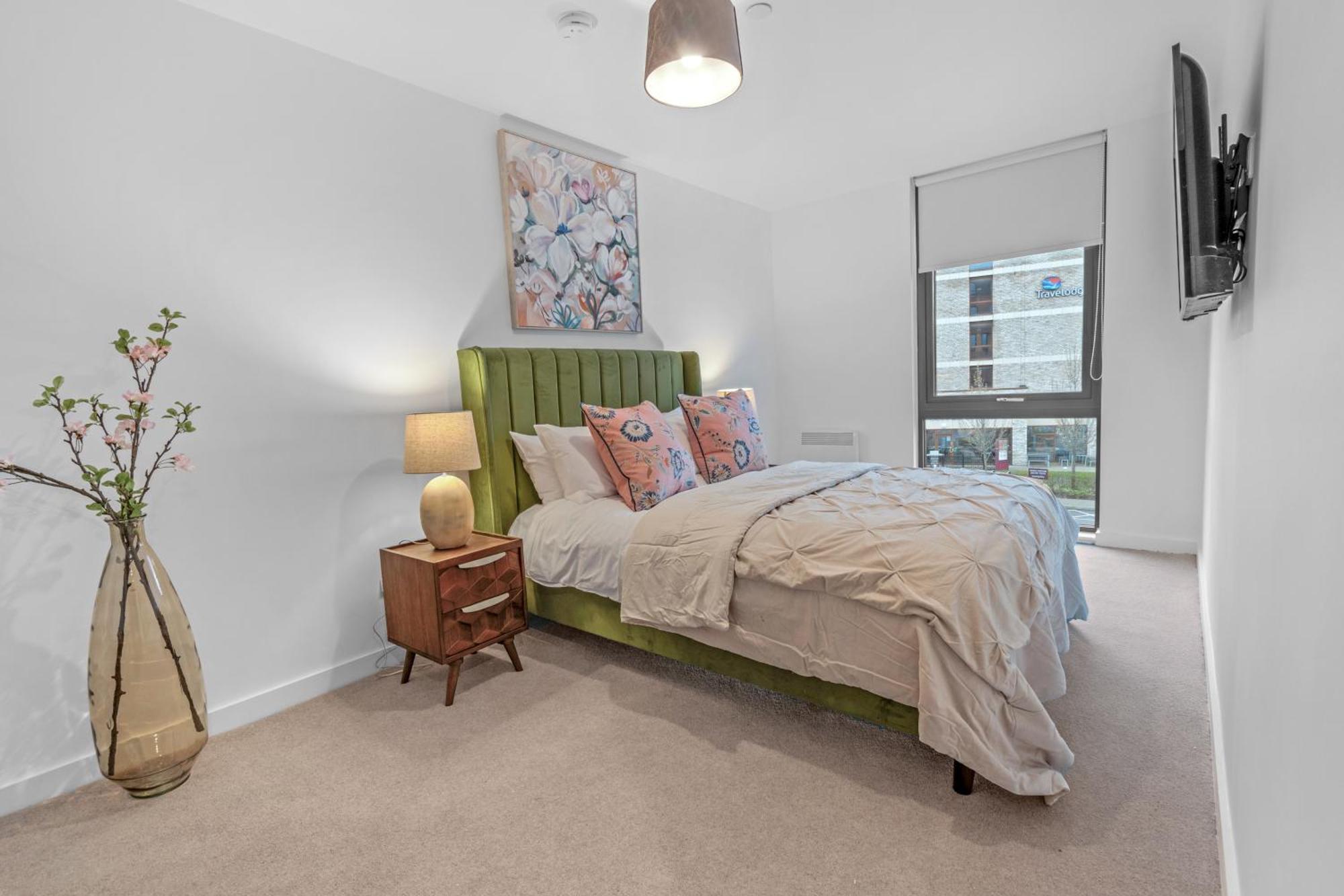 21 Two Bedroom- With Secure Parking And Free Onsite Gym * York