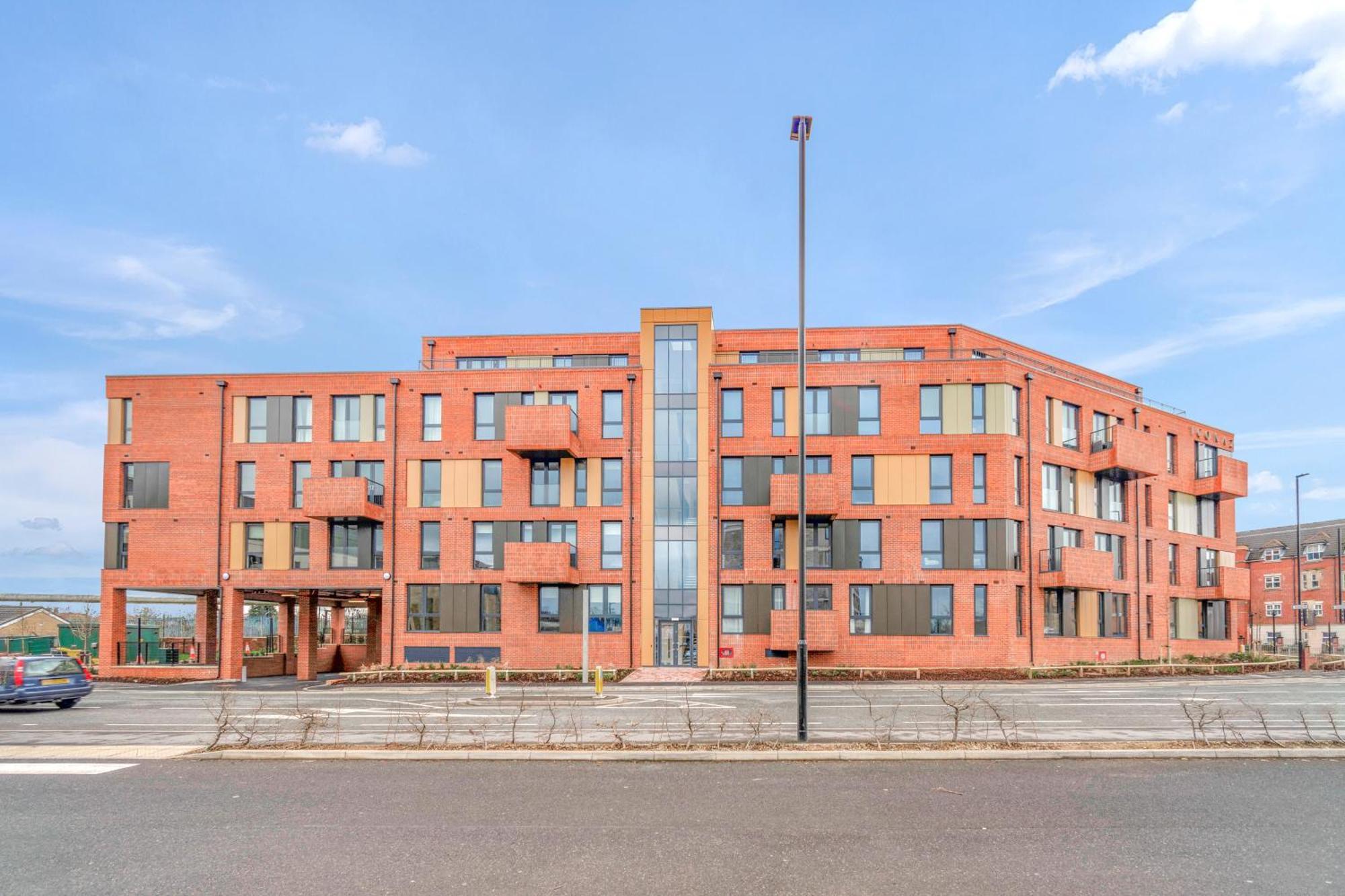47 With Free Secure Parking And Onsite Gym Apartment York