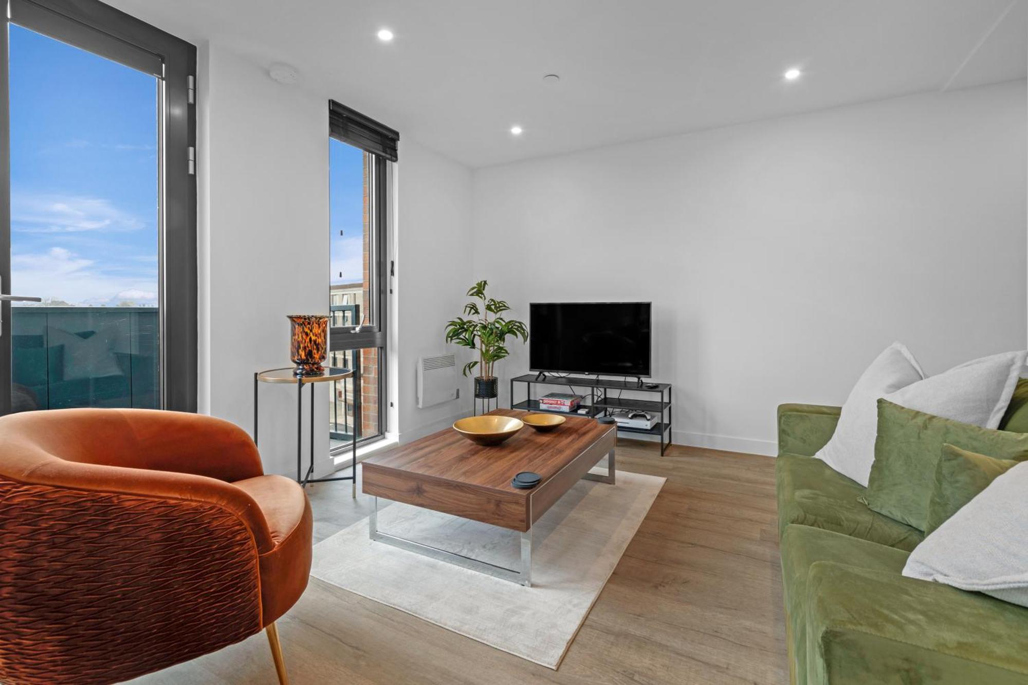 47 With Free Secure Parking And Onsite Gym