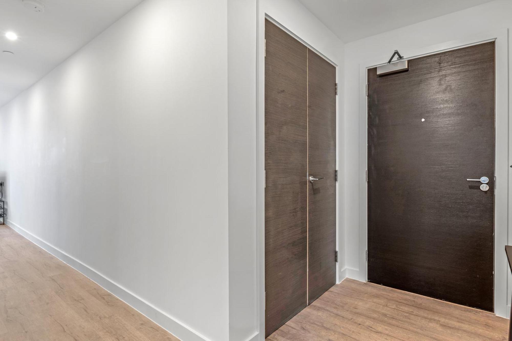 47 With Free Secure Parking And Onsite Gym *