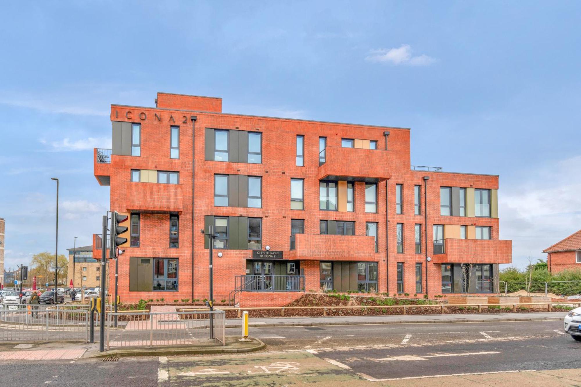 47 With Free Secure Parking And Onsite Gym Apartment *