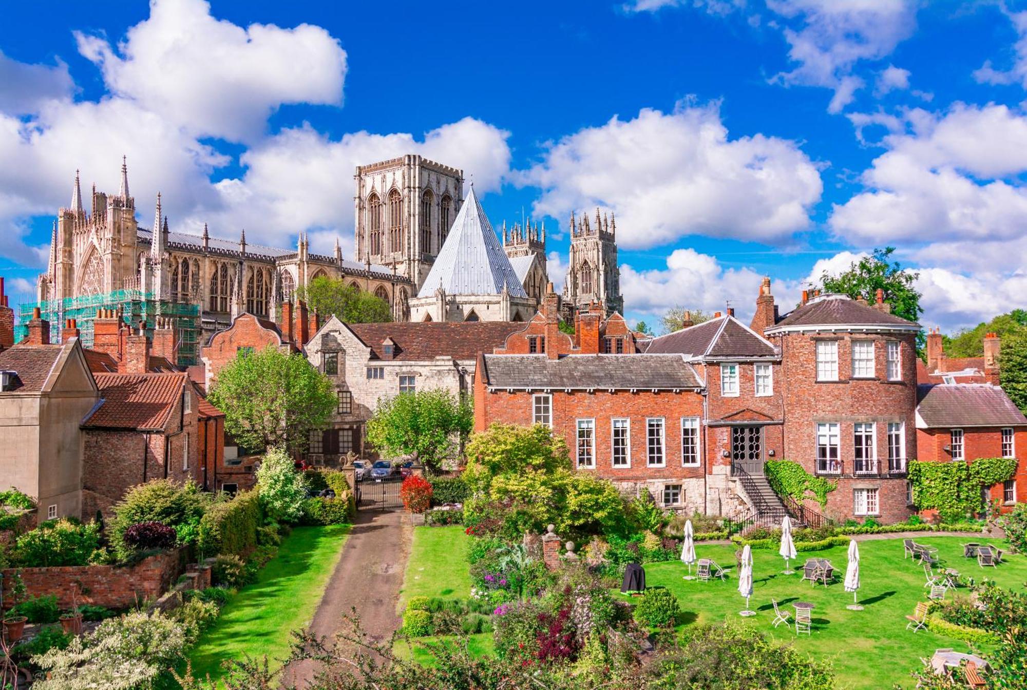 Modern In The Heart Of The City I Pass The Keys York