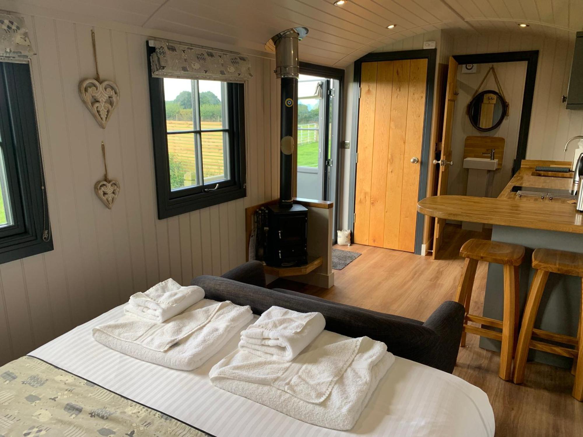 Springwood Shepherd Huts Glamping Holiday home
