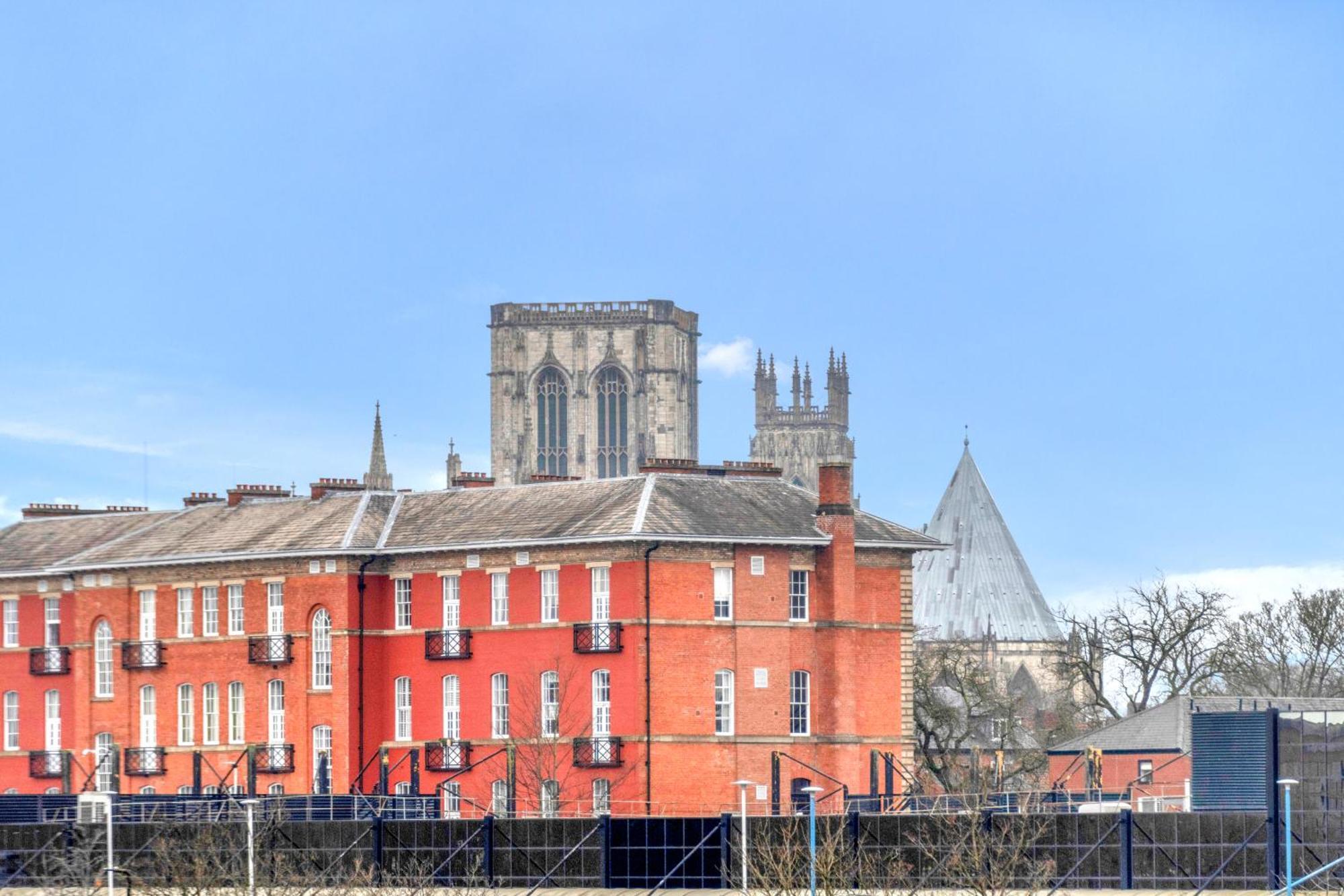 Apartment 21 Two Bedroom- With Secure Parking And Free Onsite Gym York