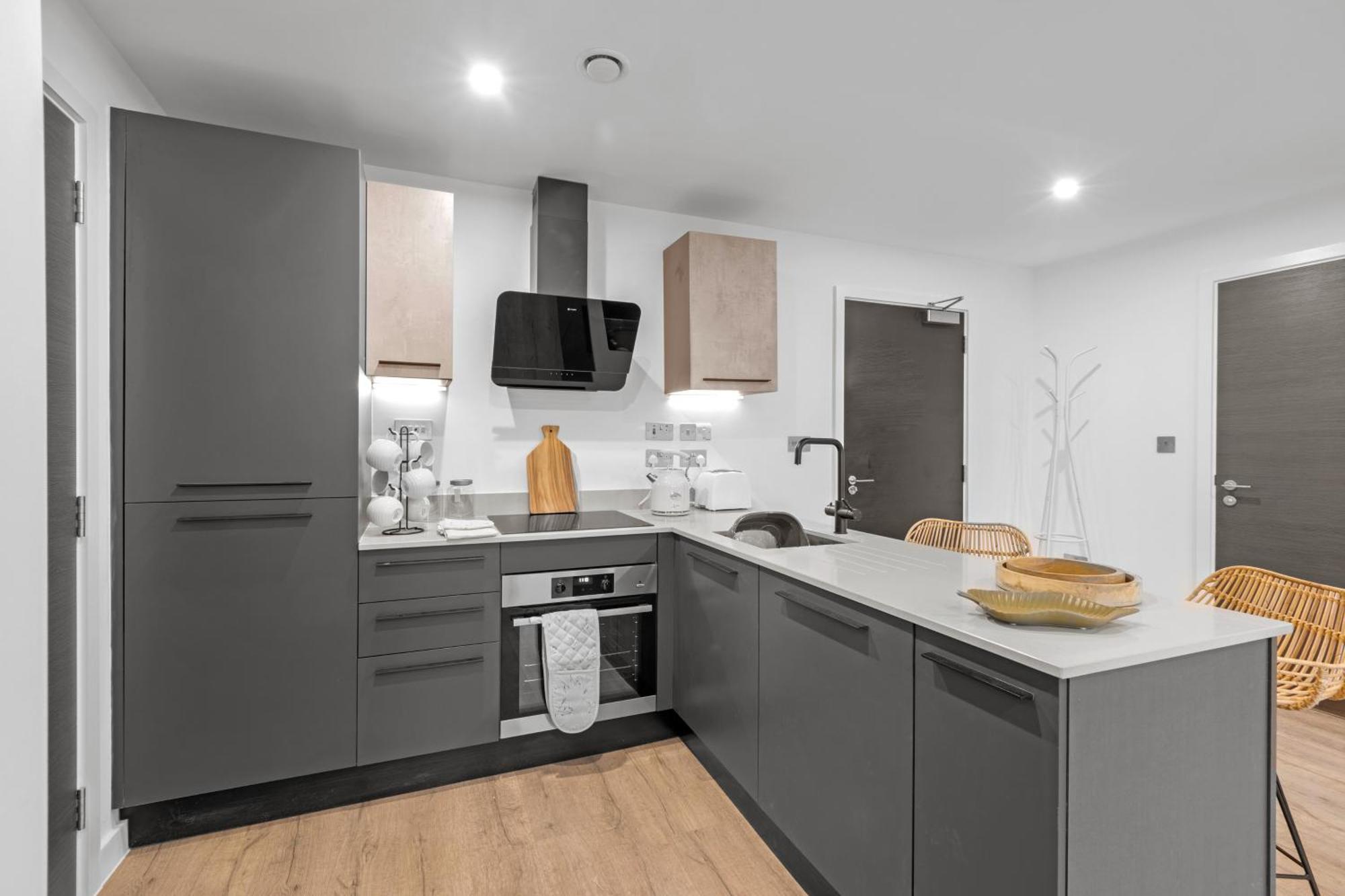 21 Two Bedroom- With Secure Parking And Free Onsite Gym * York
