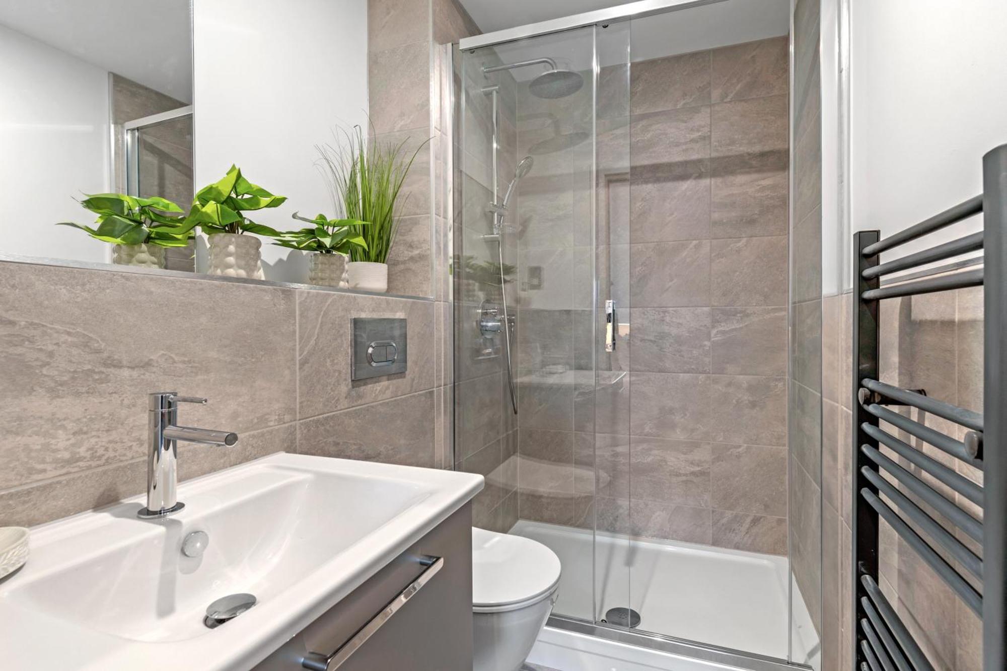 Apartment 21 Two Bedroom- With Secure Parking And Free Onsite Gym York