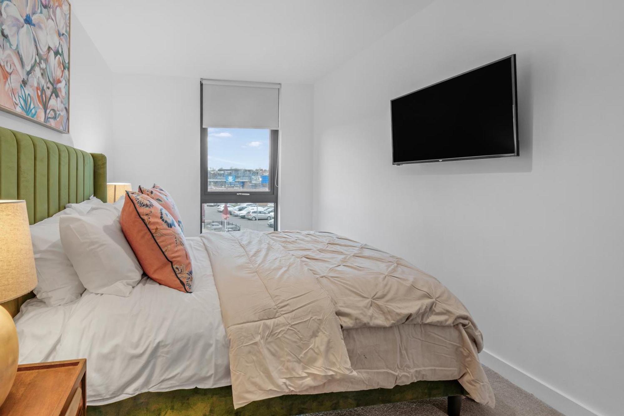 21 Two Bedroom- With Secure Parking And Free Onsite Gym Apartment