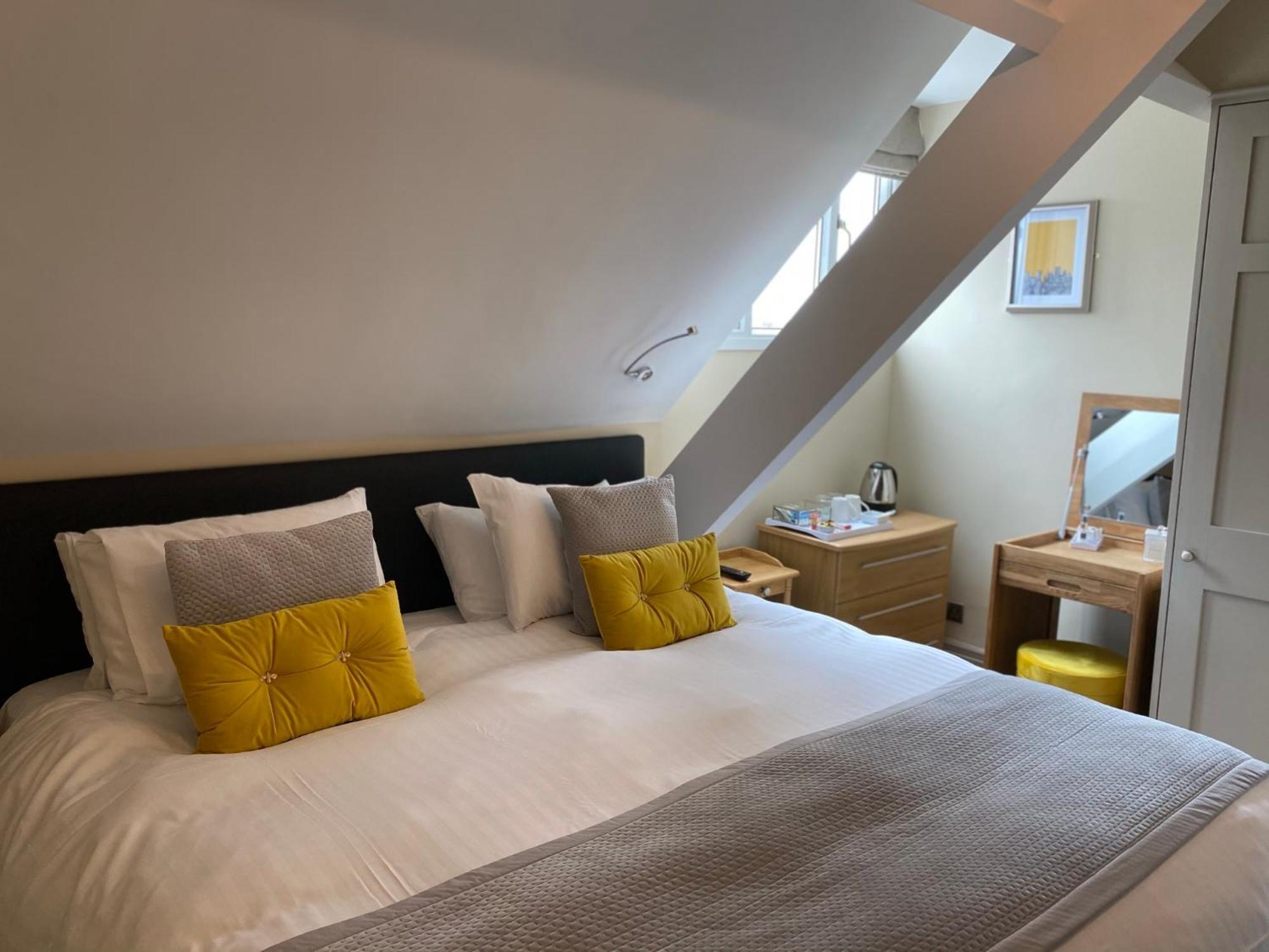 Bed & Breakfast Ashbourne House 4*