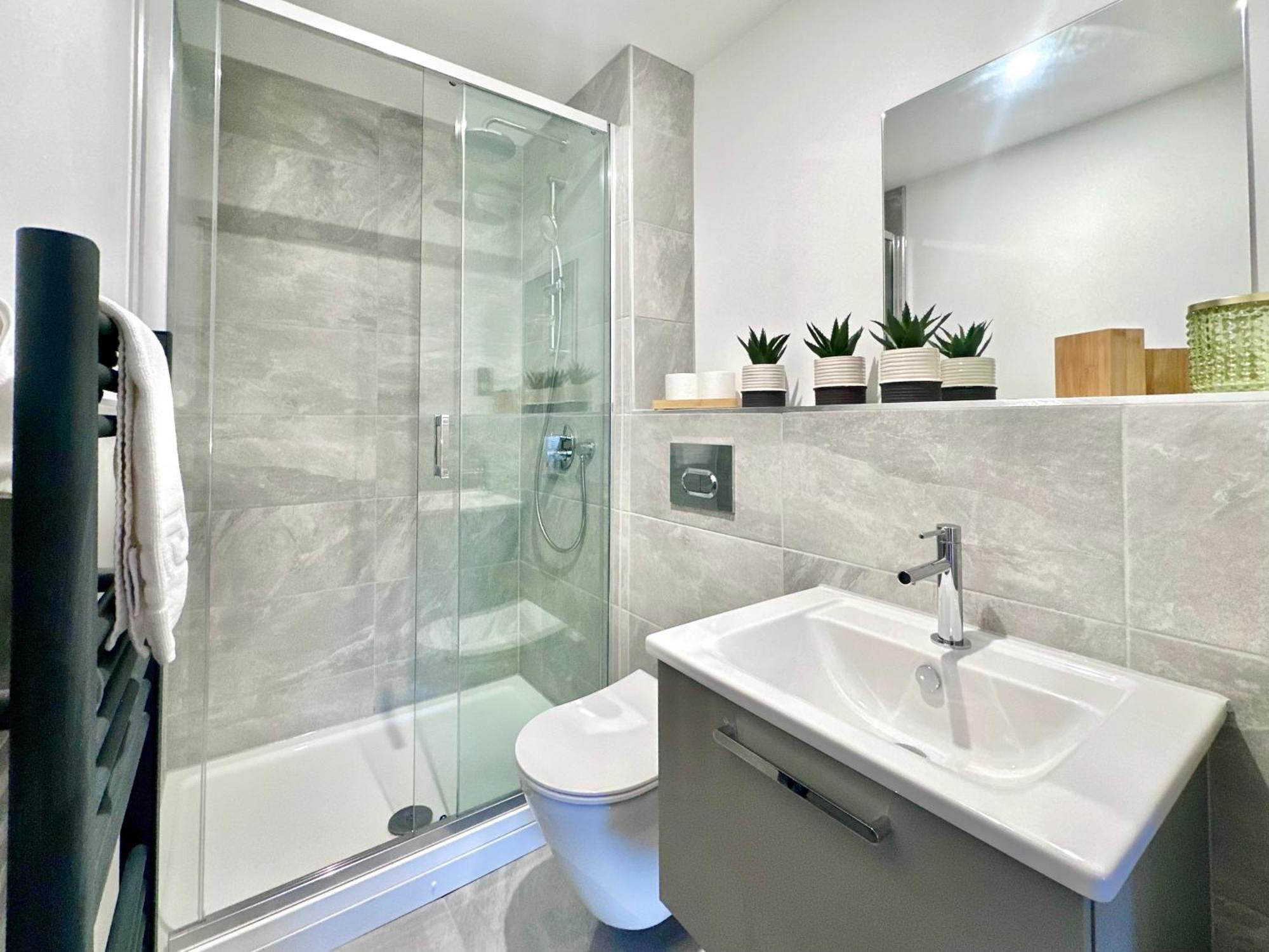 No 32 With Free Use Of Gym Apartment *