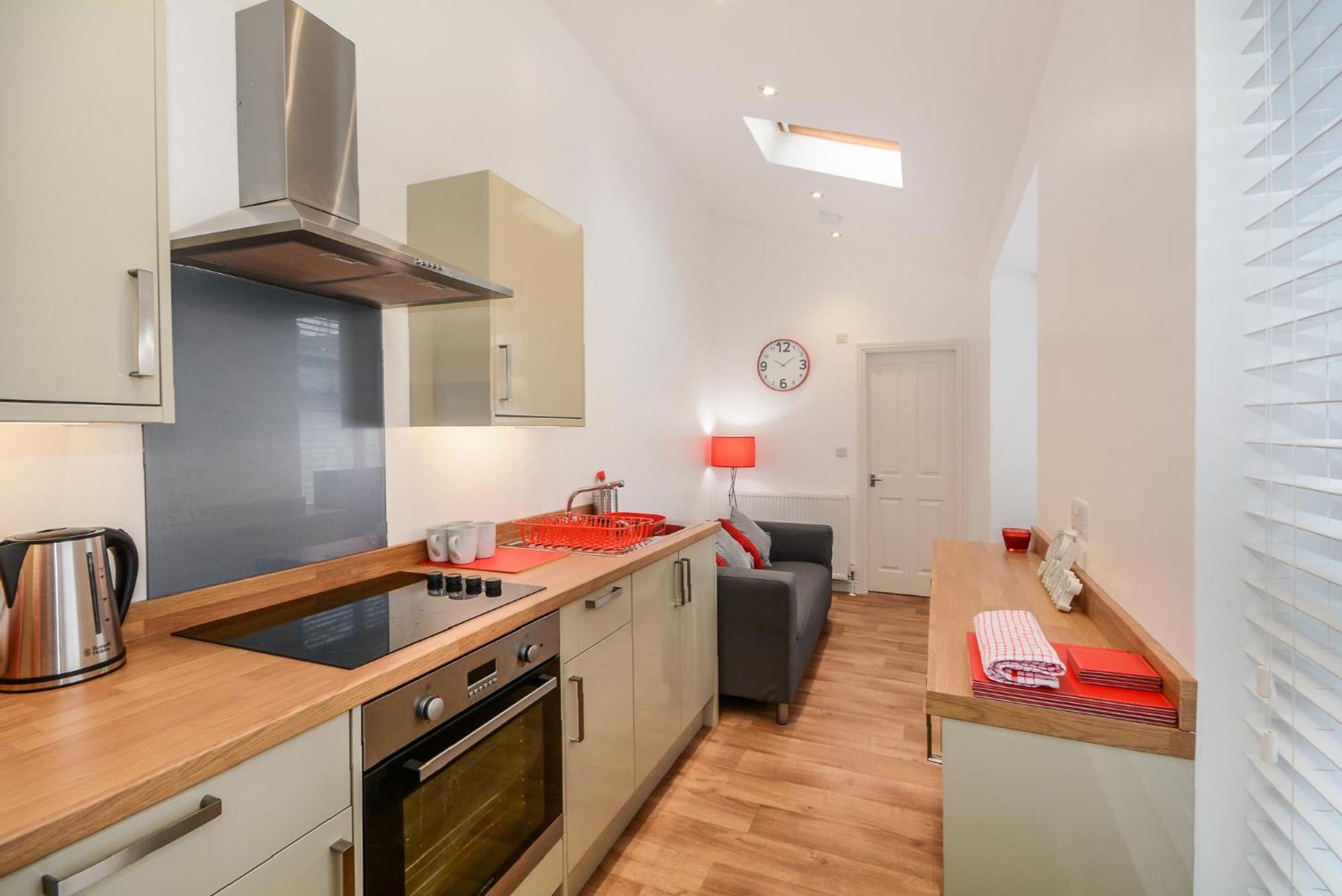 Henry Court 3 *