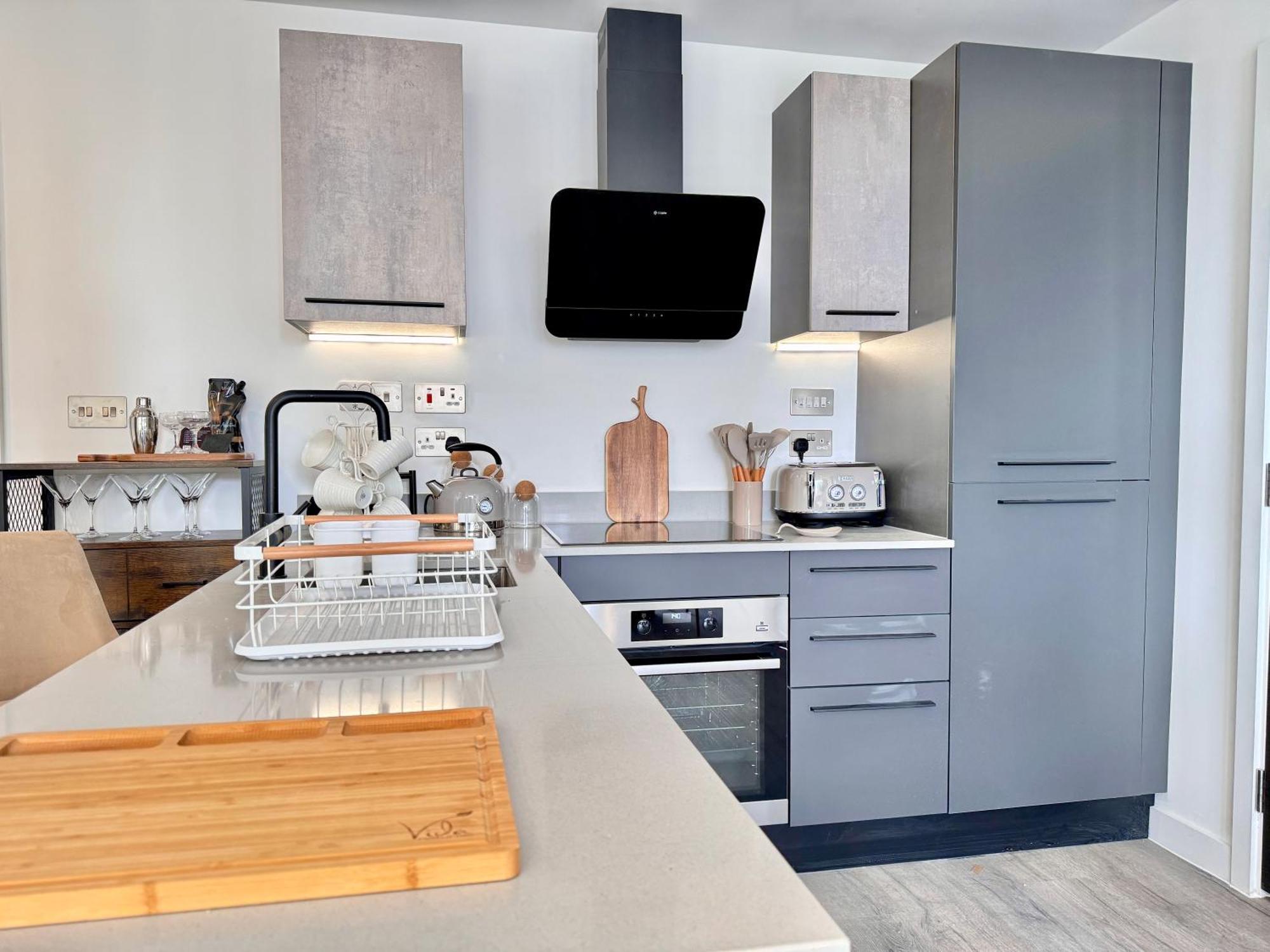 Style 36 With Free Secure Parking Apartment