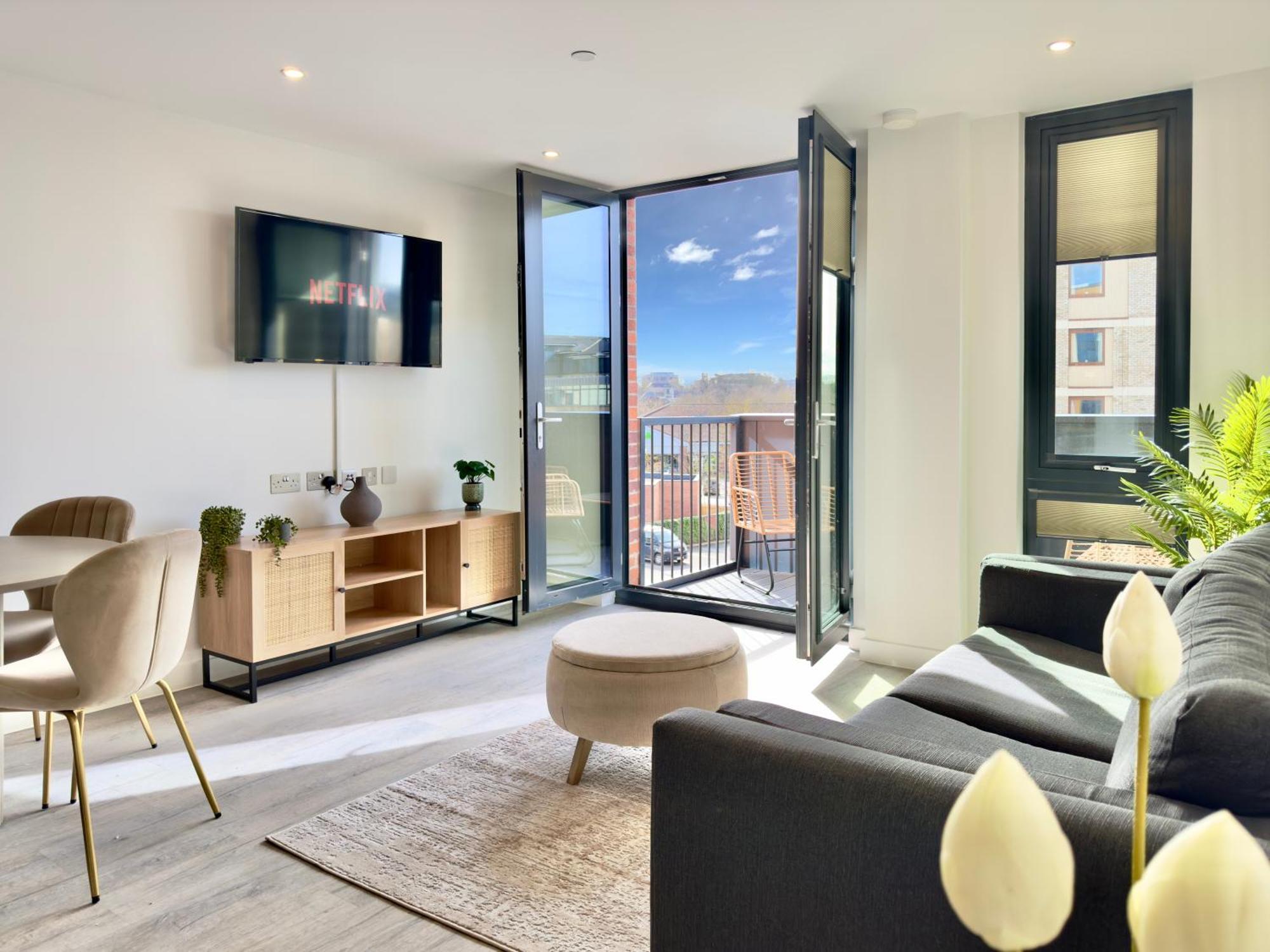 Style 36 With Free Secure Parking York