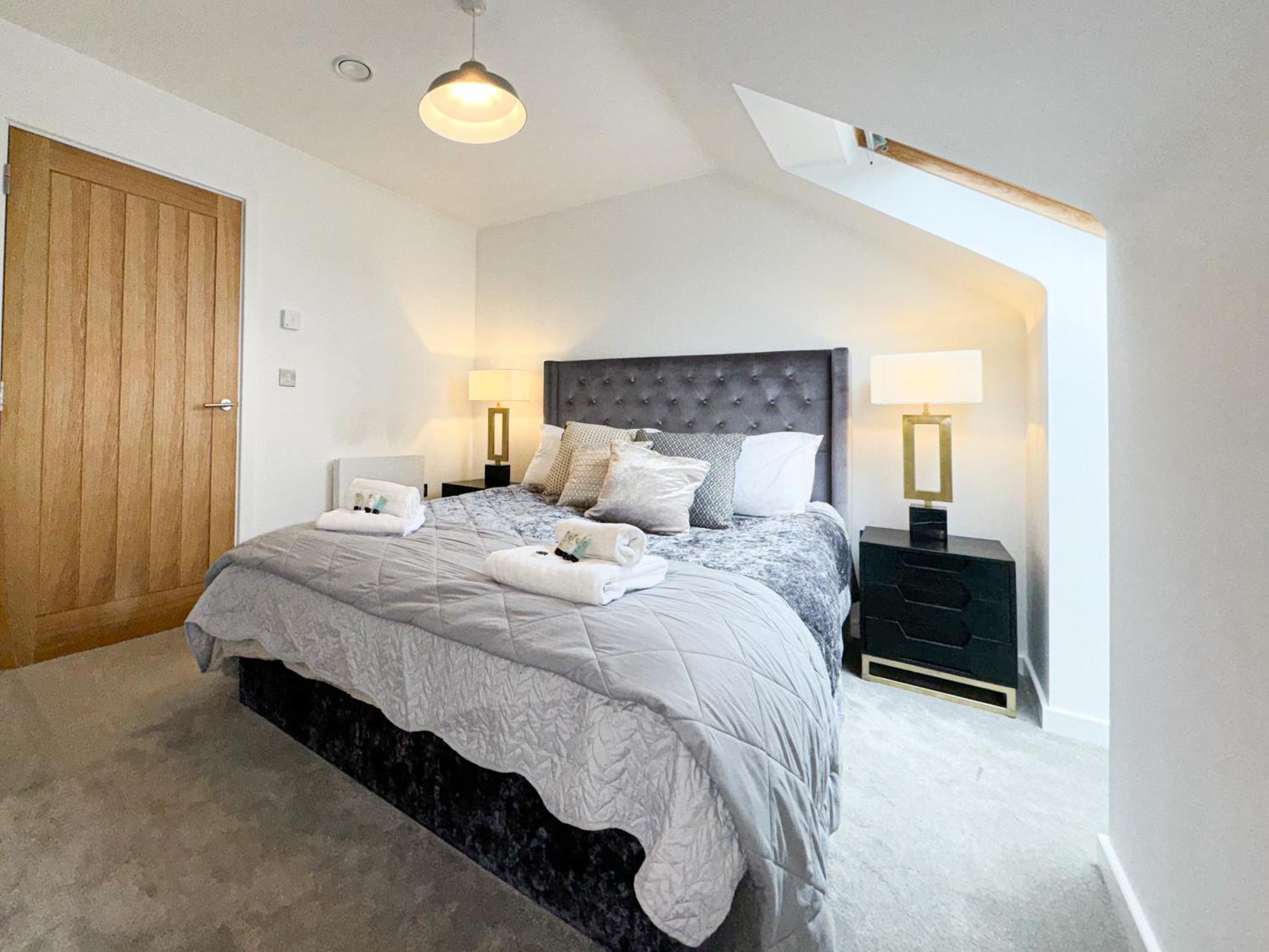 Free Parking - - Penthouse