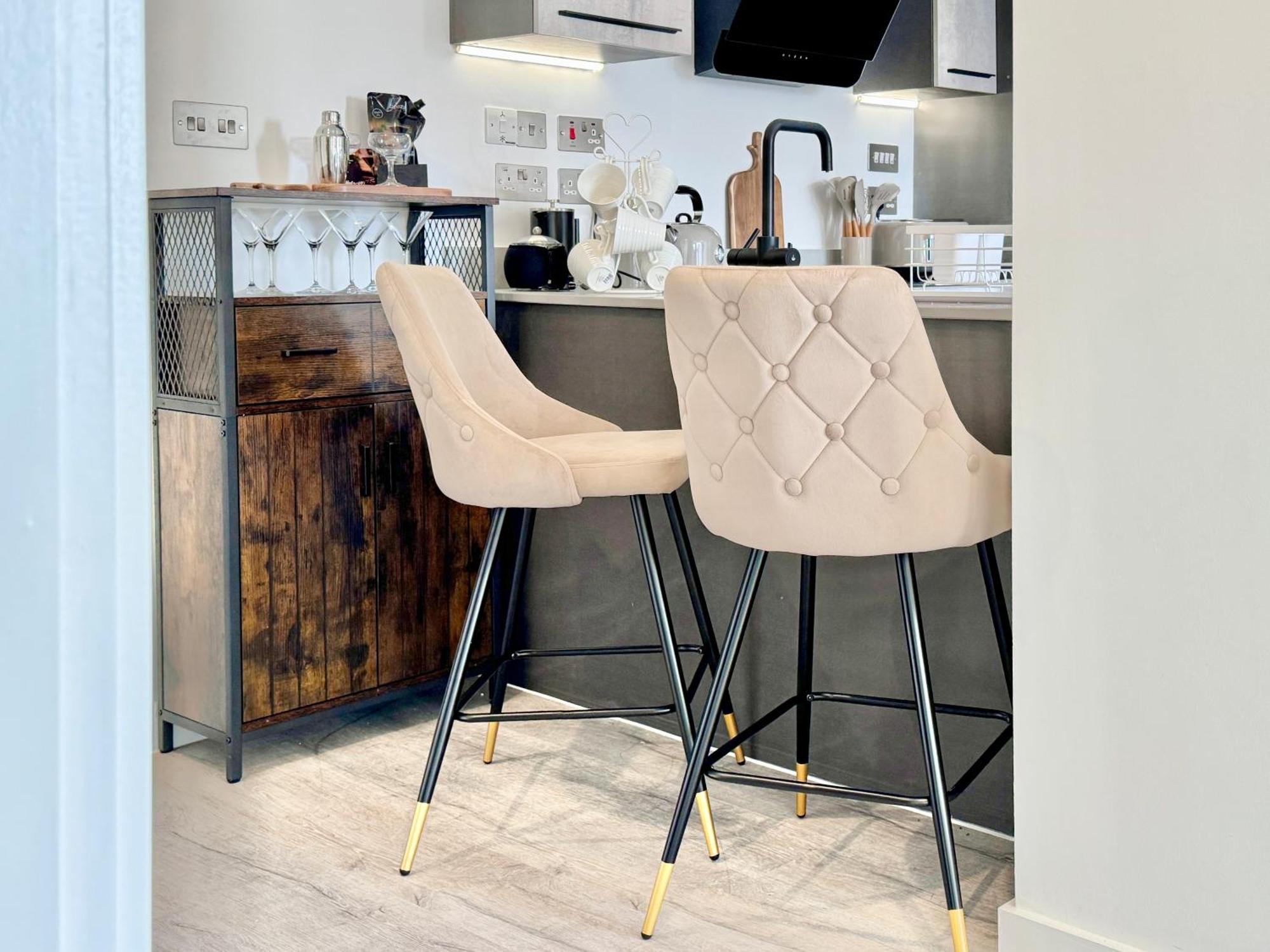 Style 36 With Free Secure Parking Apartment