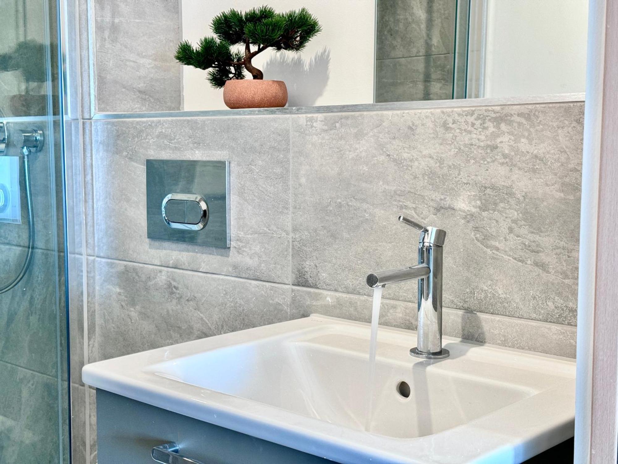 Style 36 With Free Secure Parking * York