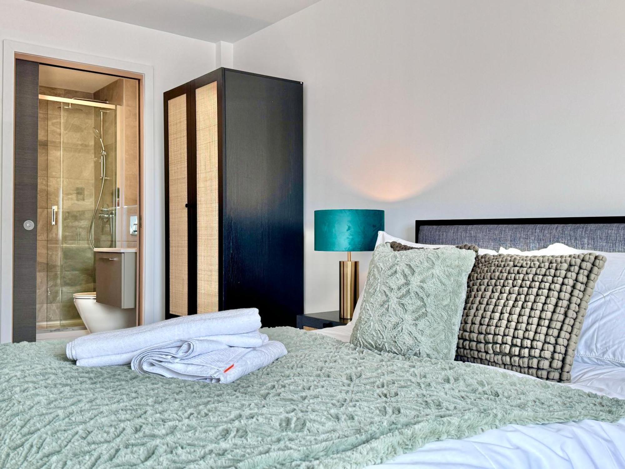 Apartment Style 36 With Free Secure Parking *