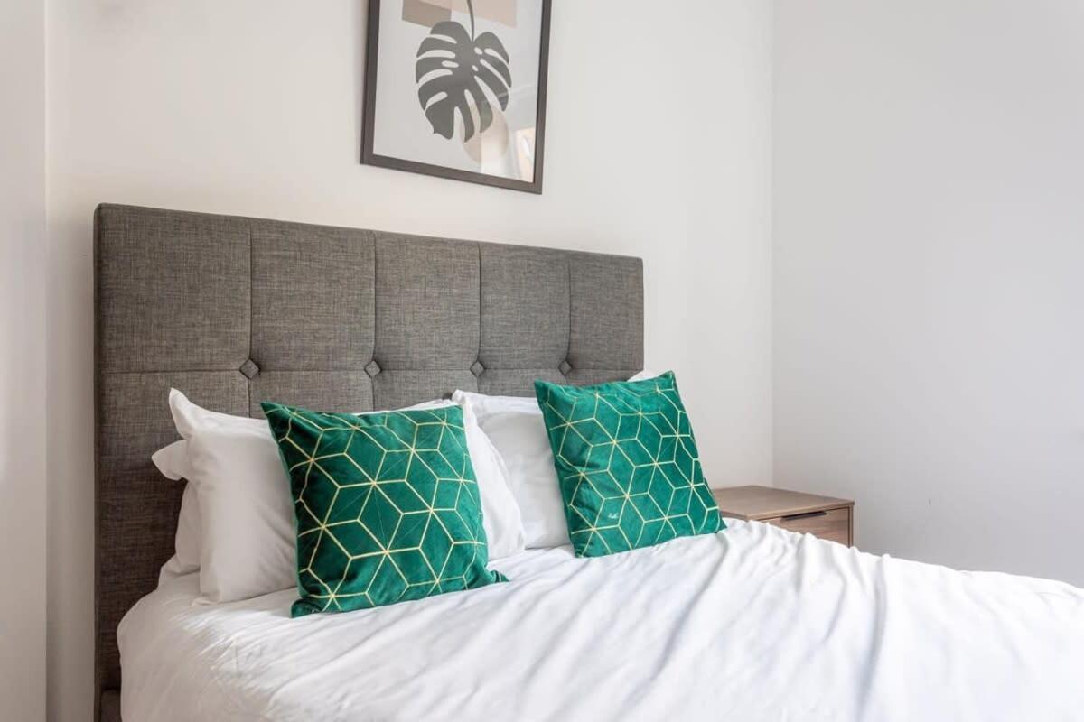 Zeni, Ouse Court 2 Bedroom * York