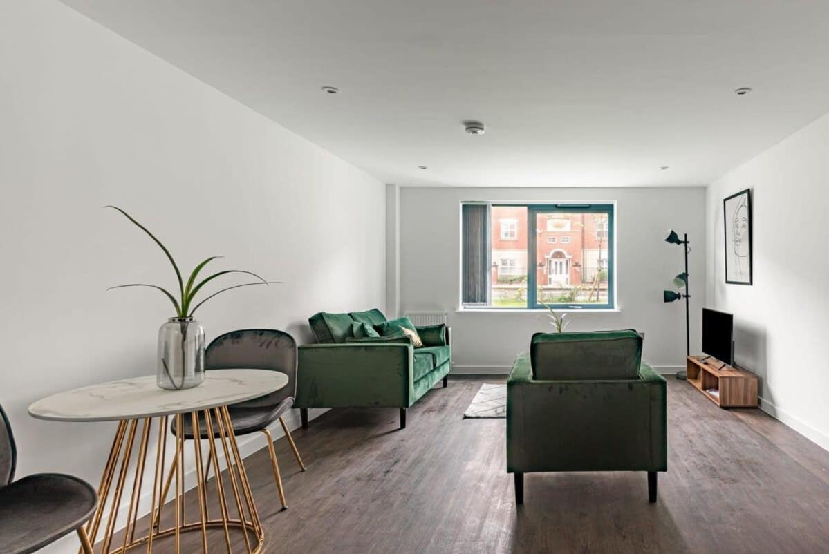 Zeni, Ouse Court 2 Bedroom * York
