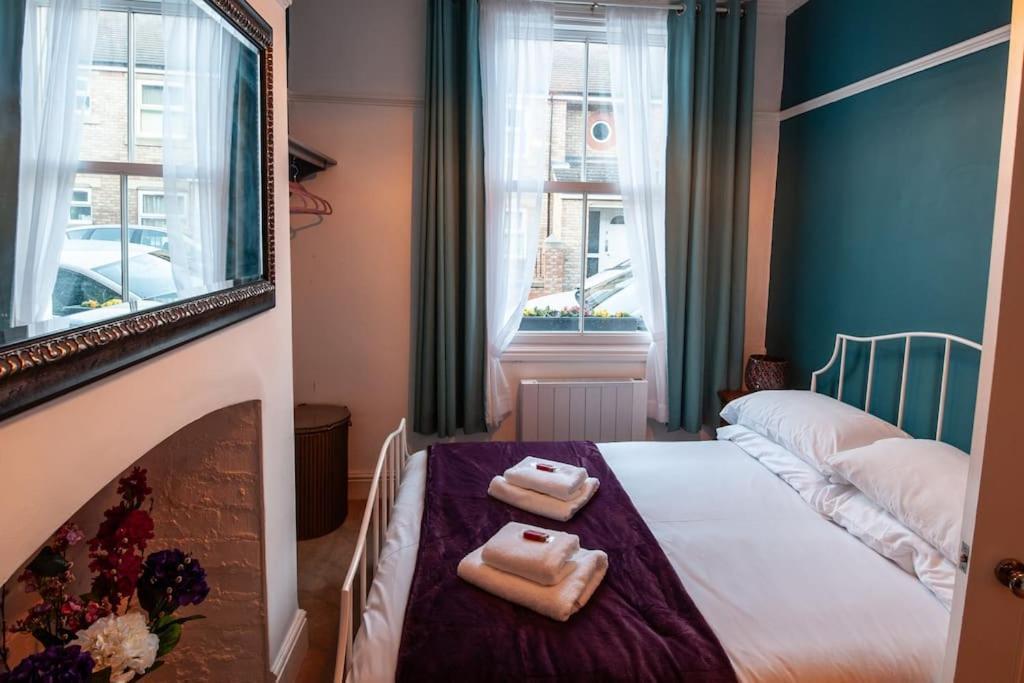 Clifford House - 4 Bed Within The Walls Holiday home