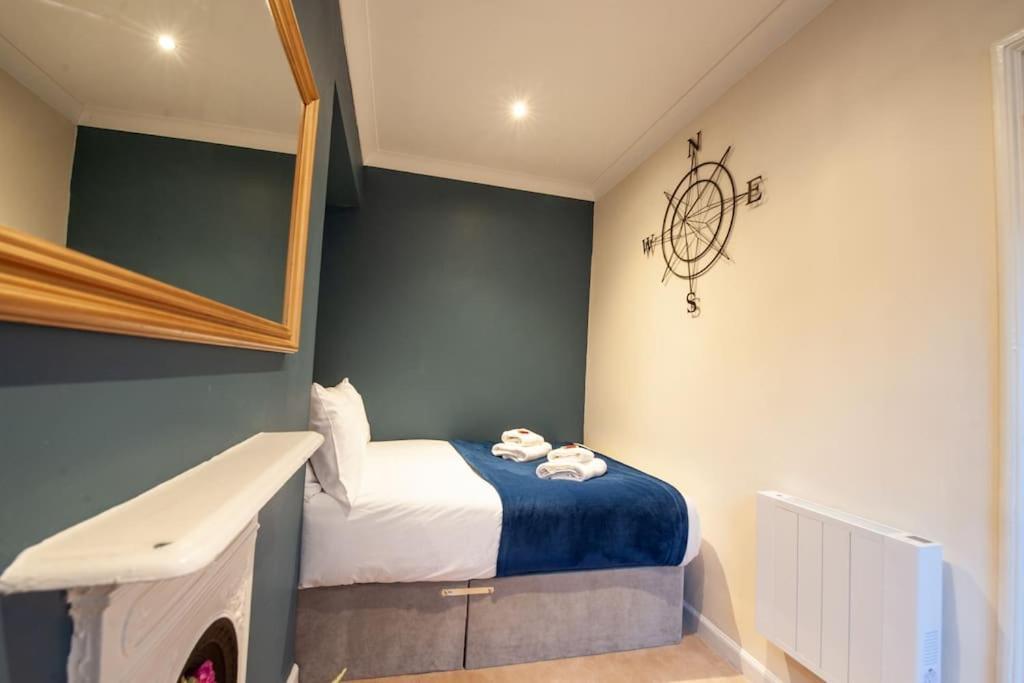 Clifford House - 4 Bed Within The Walls Holiday home