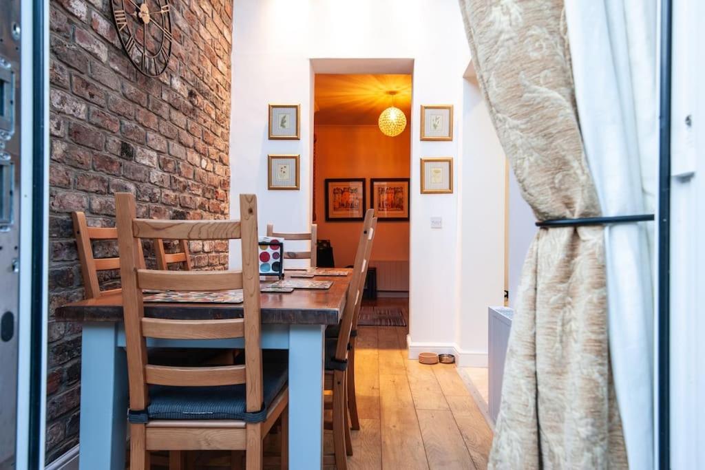 Clifford House - 4 Bed Within The Walls Holiday home York